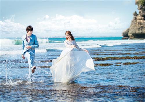 钟爱一生婚纱摄影